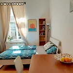 Cozy studio in Vinohrady